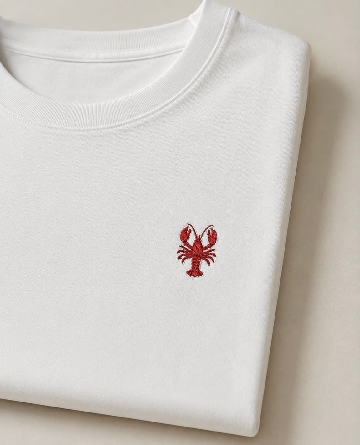 LOOPIA STUDIO のロゴ刺繍Tシャツ 制作例